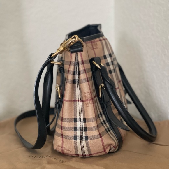 Burberry bag in great condition - Picture 10 of 10